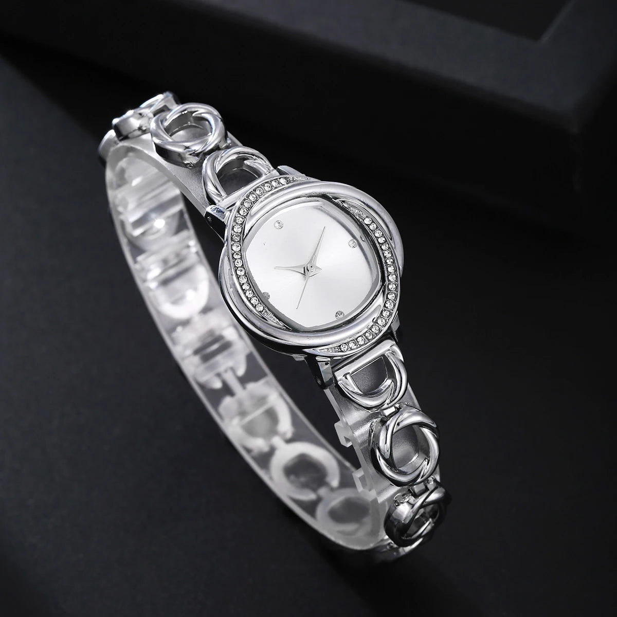 Montre femme design – Alliage, mouvement quartz – Plusieurs coloris