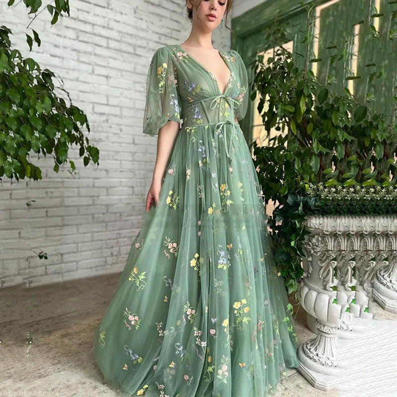 Robe de Soirée Femme – Verte, Col V Profond, Manches Bouffantes & Dentelle