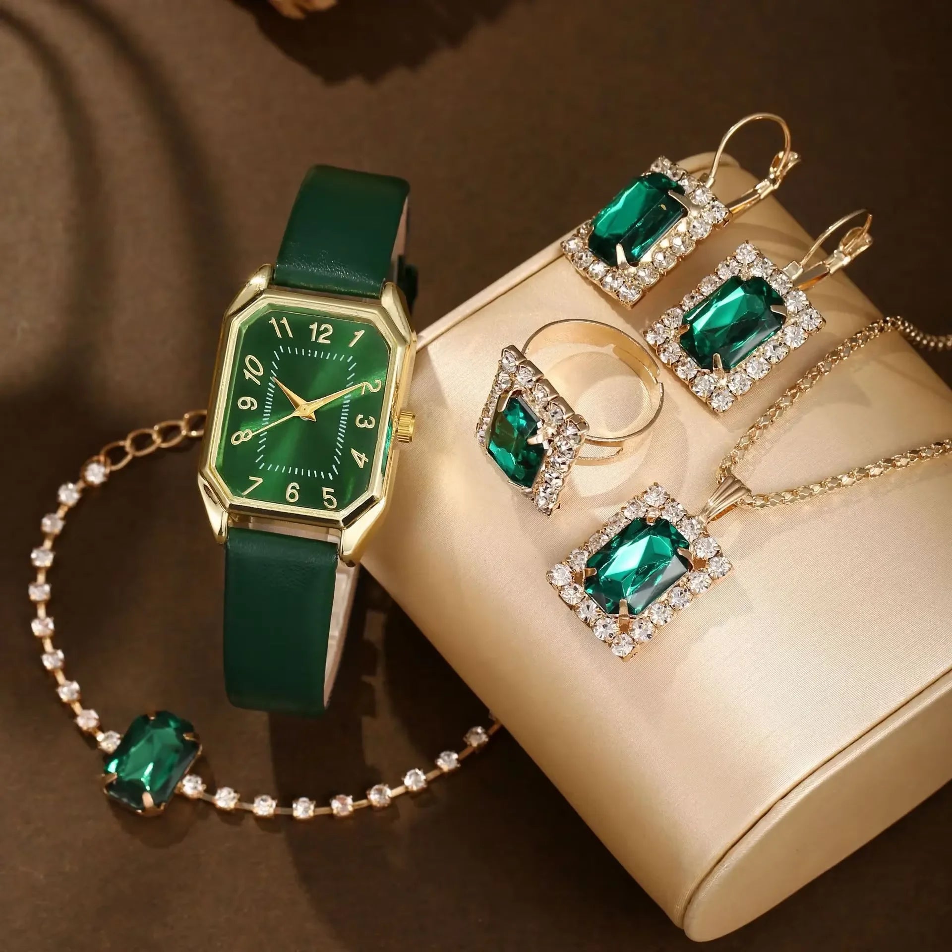 Montre femme carrée – Bracelet cuir, quartz – Plusieurs coloris