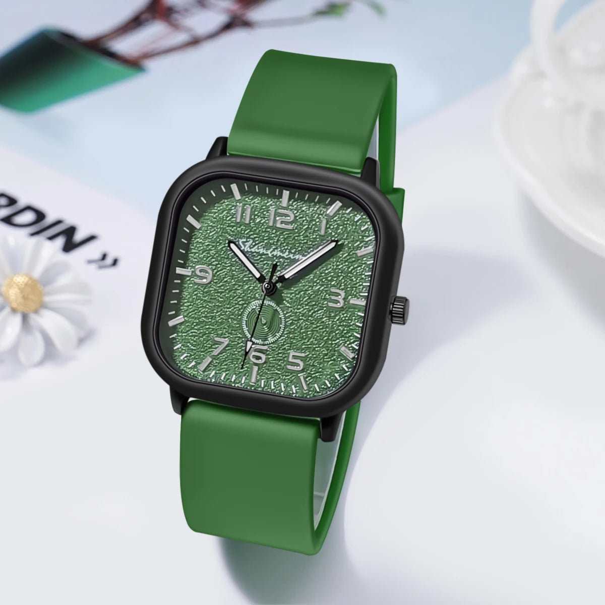 Montre femme quartz – Bracelet silicone confortable – Plusieurs coloris