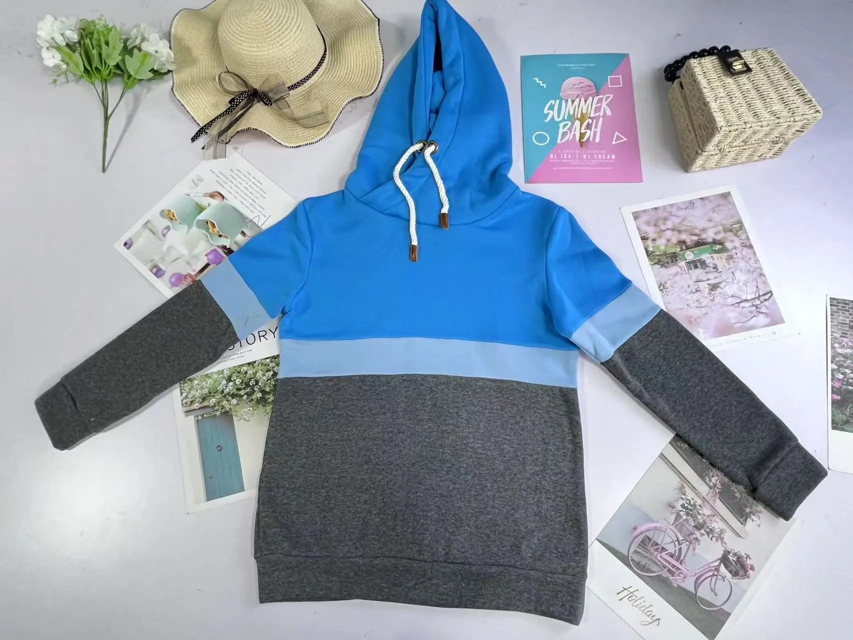 Sweat-shirt femme Col haut à capuche avec coutures contrastées