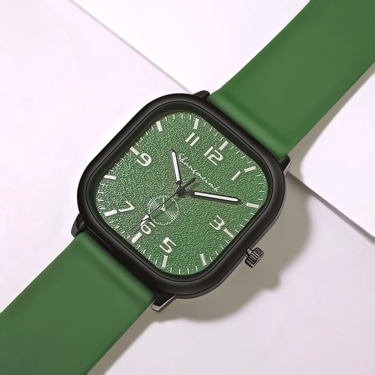Montre femme quartz – Bracelet silicone confortable – Plusieurs coloris