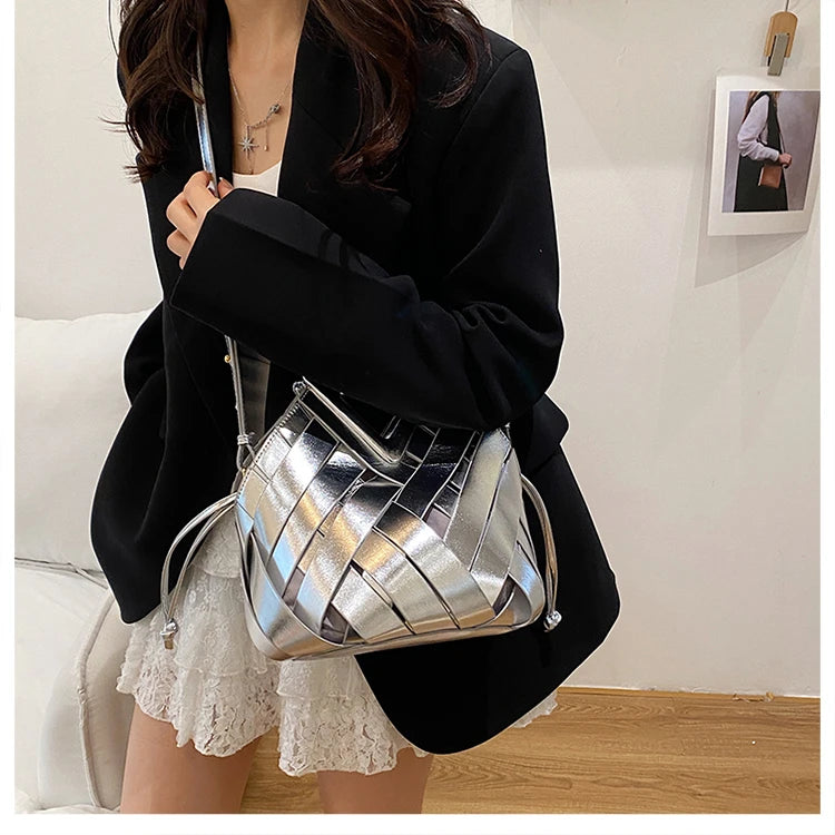 Pochette tissée en PU – Sac tressé minimaliste – Plusieurs coloris