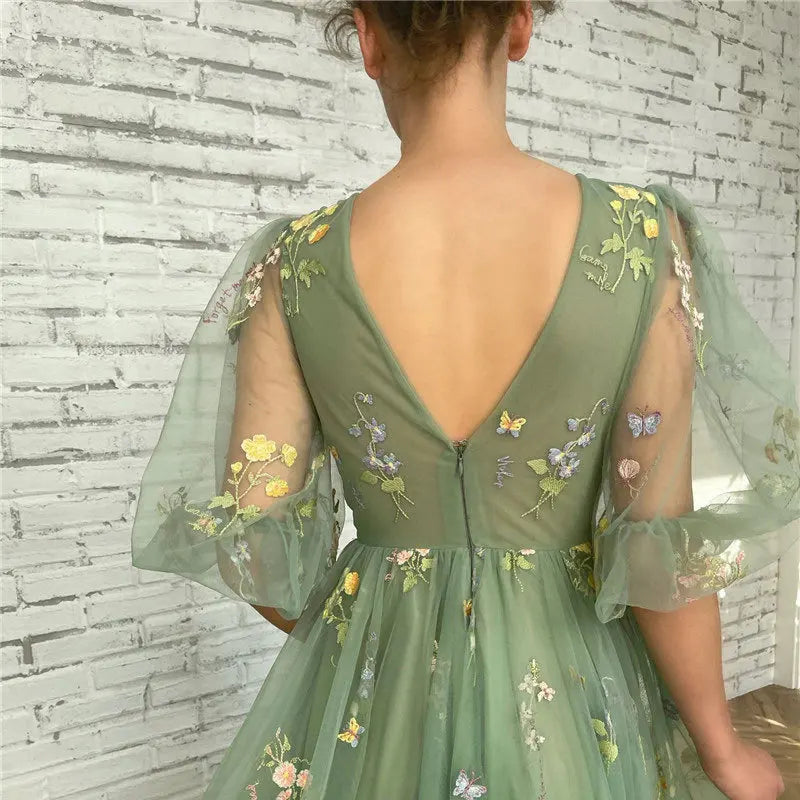 Robe de Soirée Femme – Verte, Col V Profond, Manches Bouffantes & Dentelle