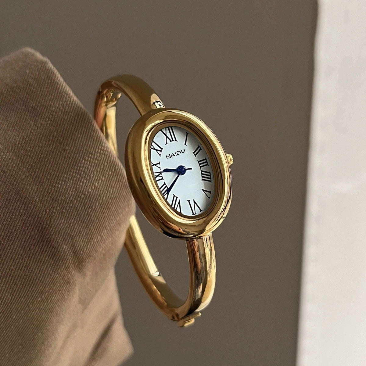 Coffret 2 montres femme Quartz, bracelet acier offert