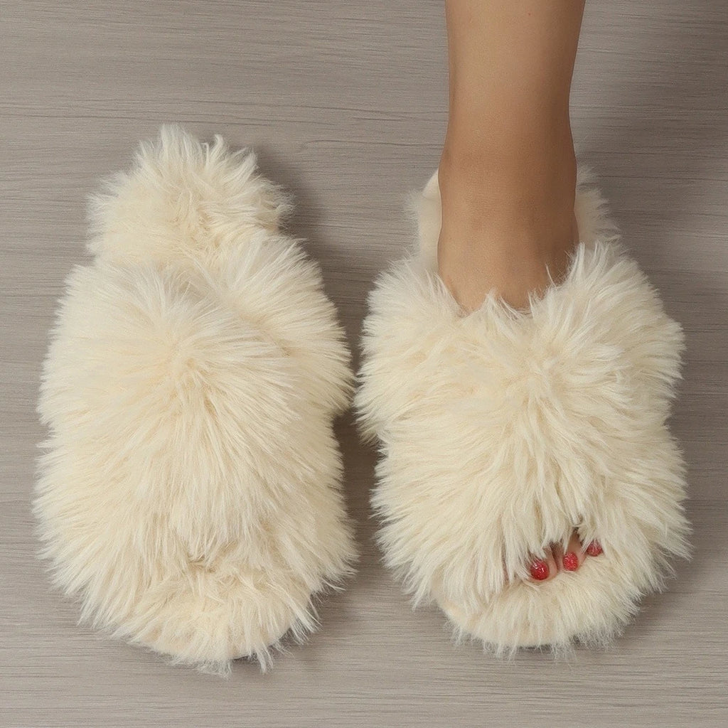 Pantoufles Femme Peluche Douce – Design Croisé -Plusieurs coloris