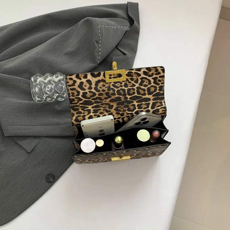 Pochette femme imprimé léopard – Cuir PU, chaîne décorative 3 coloris