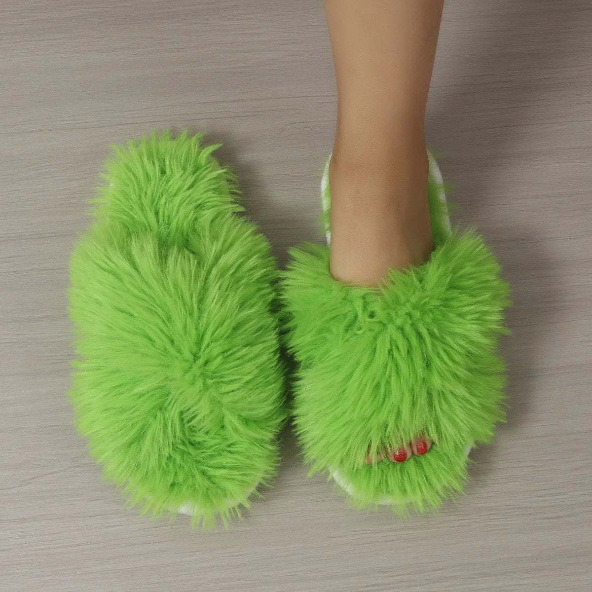 Pantoufles Femme Peluche Douce – Design Croisé -Plusieurs coloris