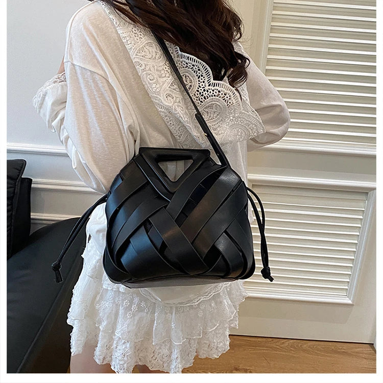 Pochette tissée en PU – Sac tressé minimaliste – Plusieurs coloris