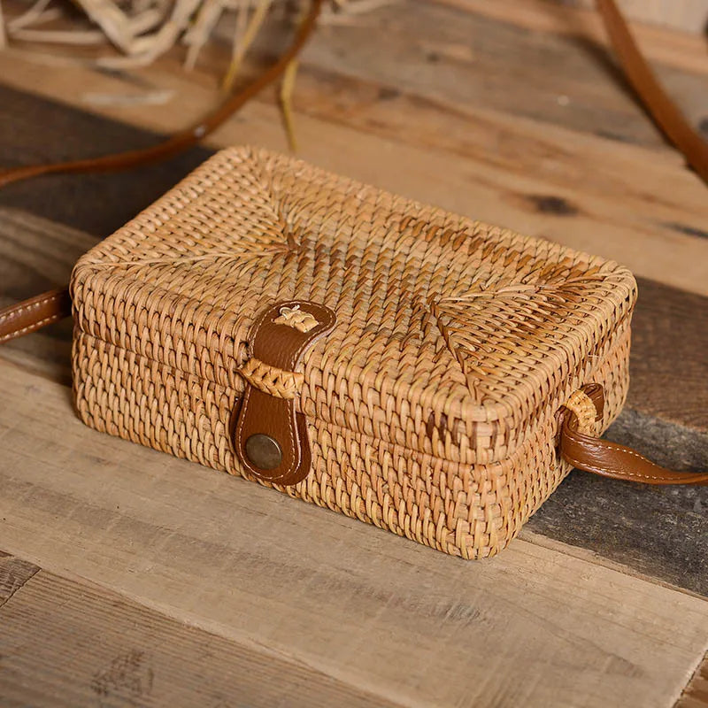 Sac à main tissé en rotin – Plage été – Plusieurs modéles