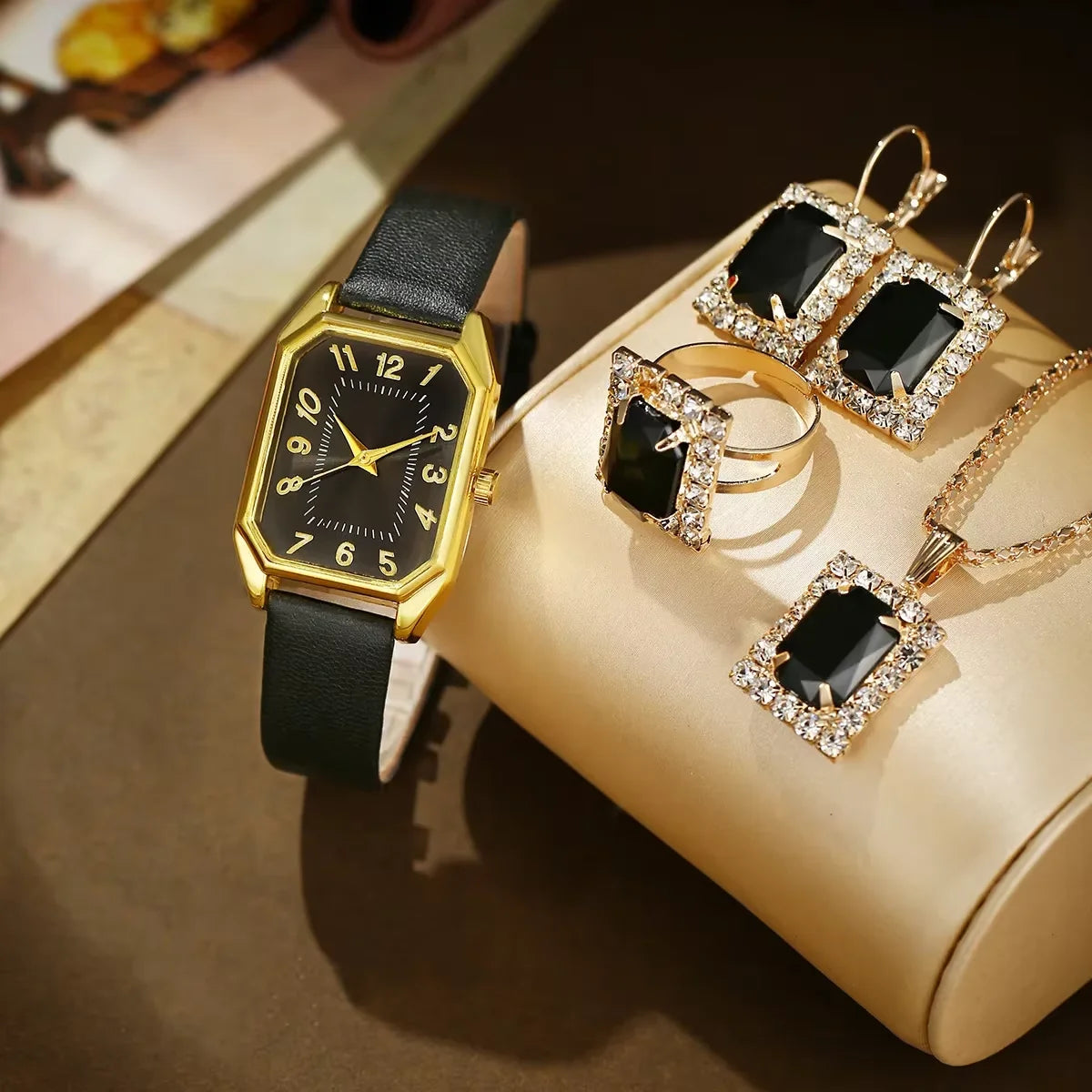 Montre femme carrée – Bracelet cuir, quartz – Plusieurs coloris