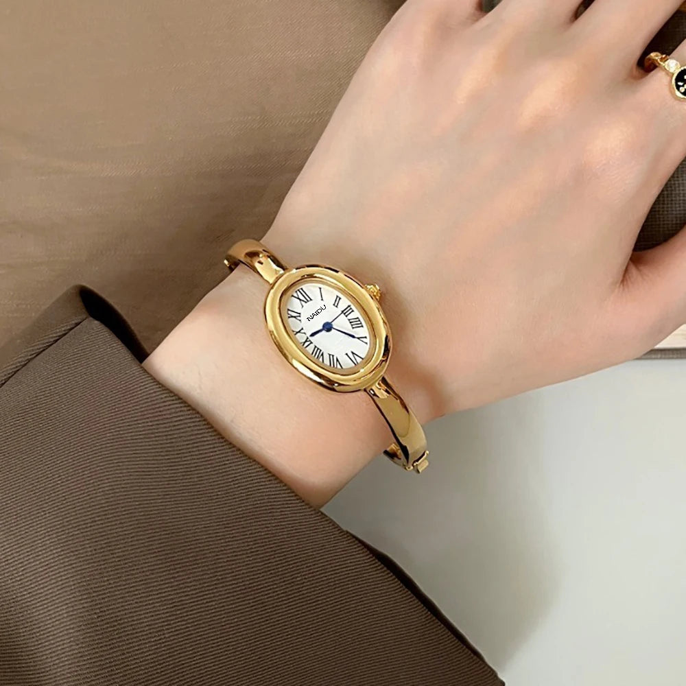 Coffret 2 montres femme Quartz, bracelet acier offert