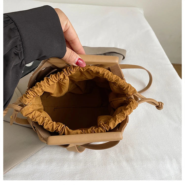 Pochette tissée en PU – Sac tressé minimaliste – Plusieurs coloris