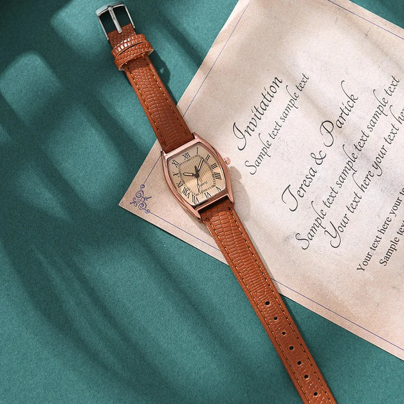 Montre femme vintage – Bracelet cuir, mouvement quartz – Plusieurs coloris