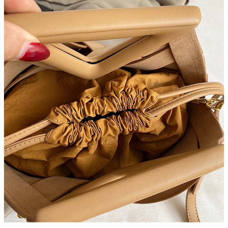Pochette tissée en PU – Sac tressé minimaliste – Plusieurs coloris