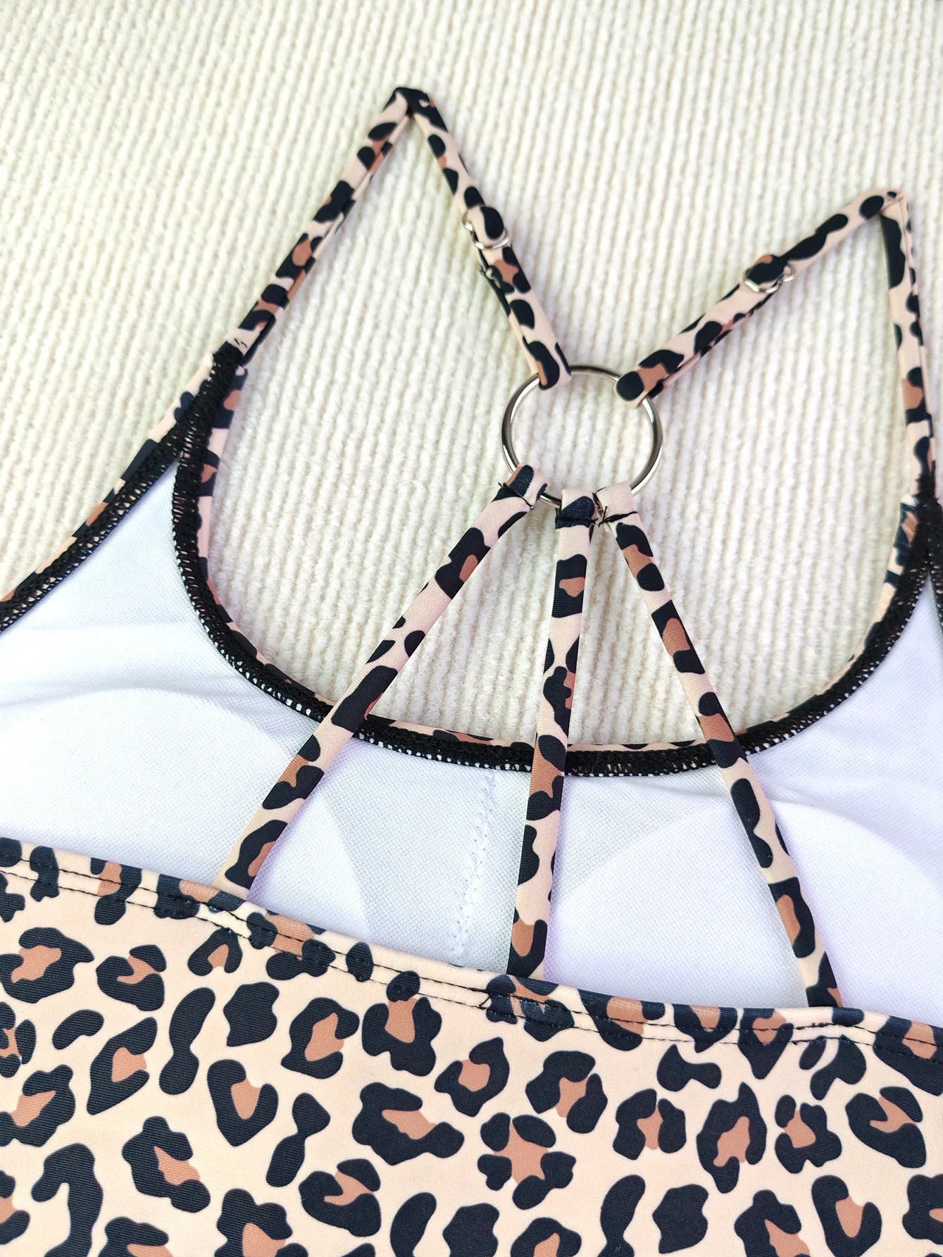 Bikini Femme 2 Pièces – Crop Top & Short Taille Haute (Plusieurs coloris)