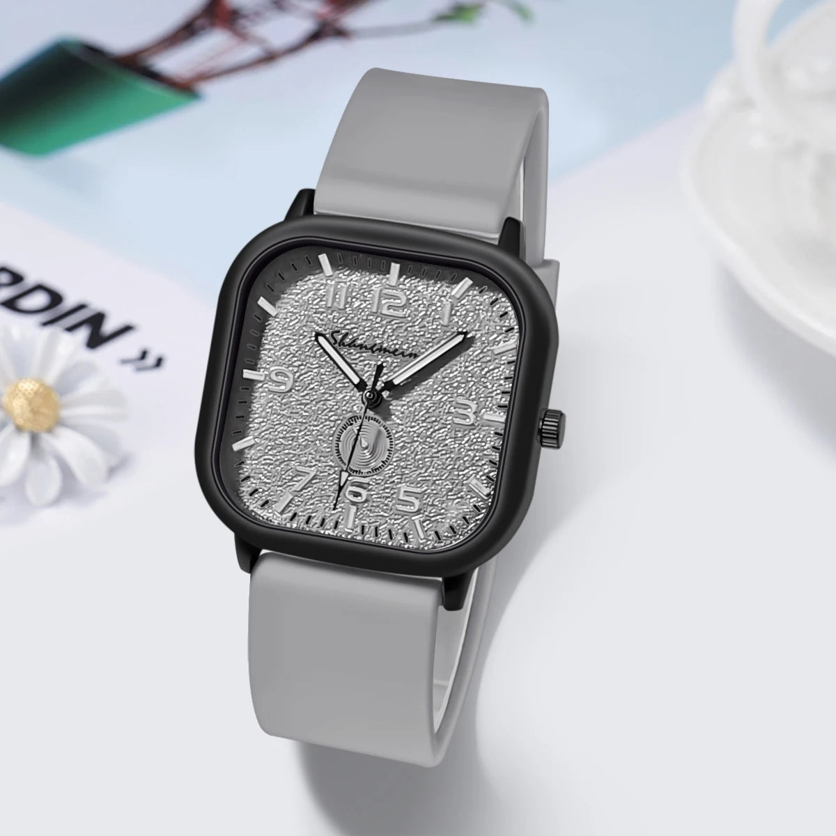 Montre femme quartz – Bracelet silicone confortable – Plusieurs coloris