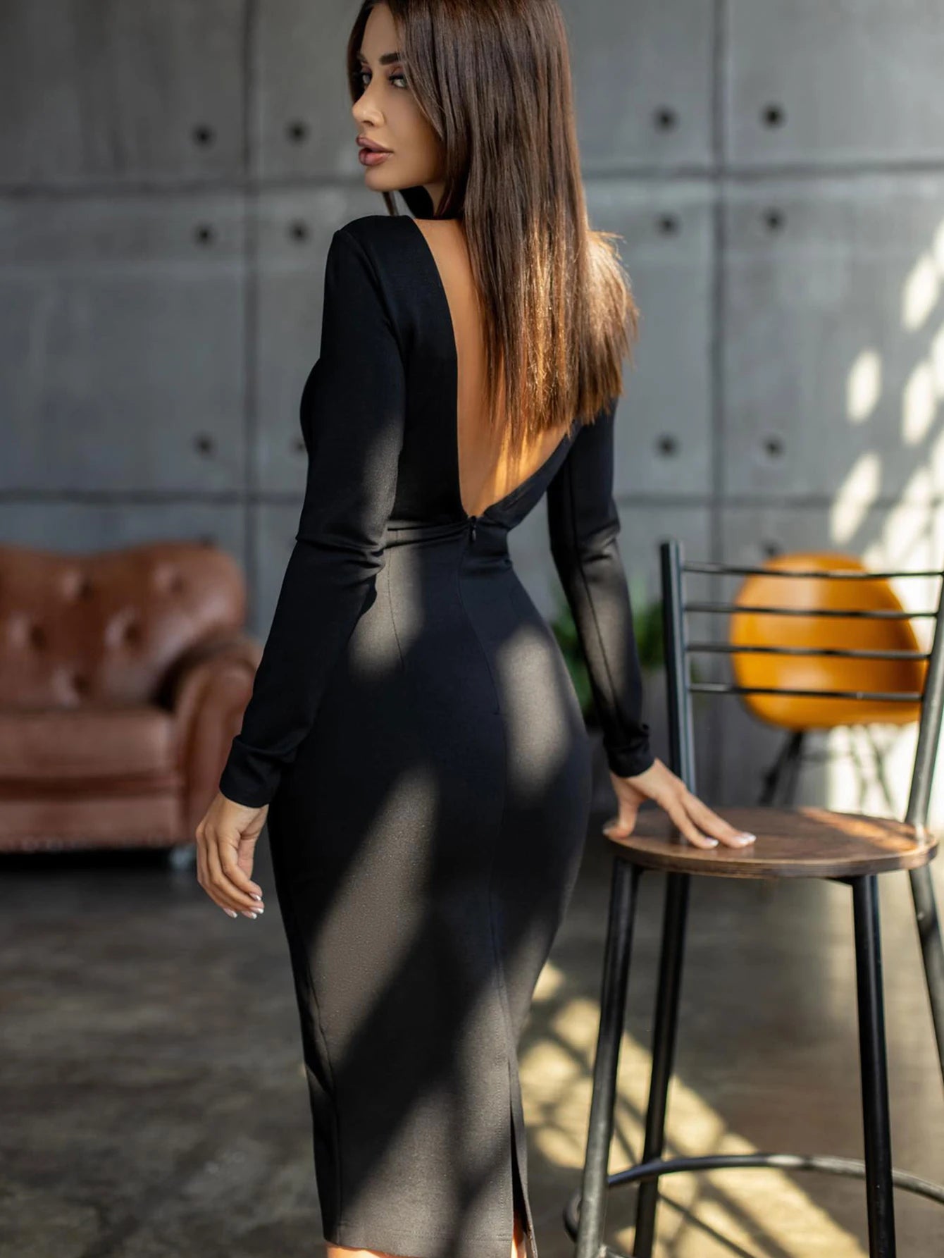 Robe Midi Femme – Noire, Dos Nu, Manches Longues