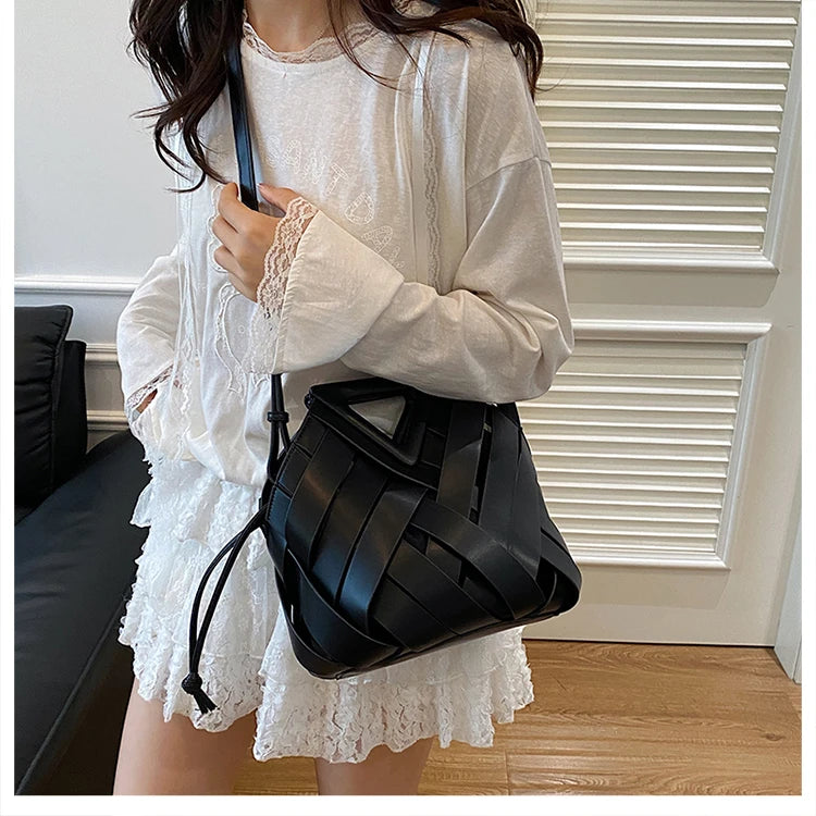Pochette tissée en PU – Sac tressé minimaliste – Plusieurs coloris