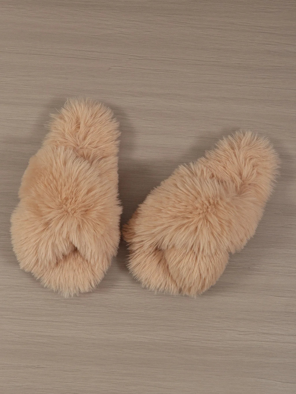 Pantoufles Femme Peluche Douce – Design Croisé -Plusieurs coloris