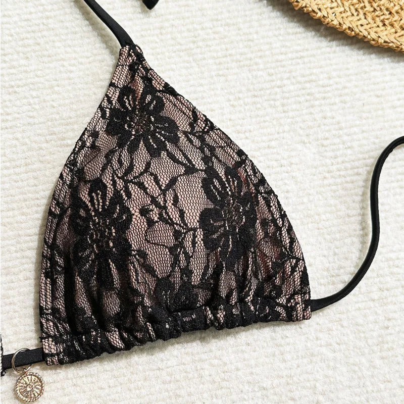 Bikini  3 Pièces – Dentelle Contrastée & Style Brésilien -plusieurs coloris