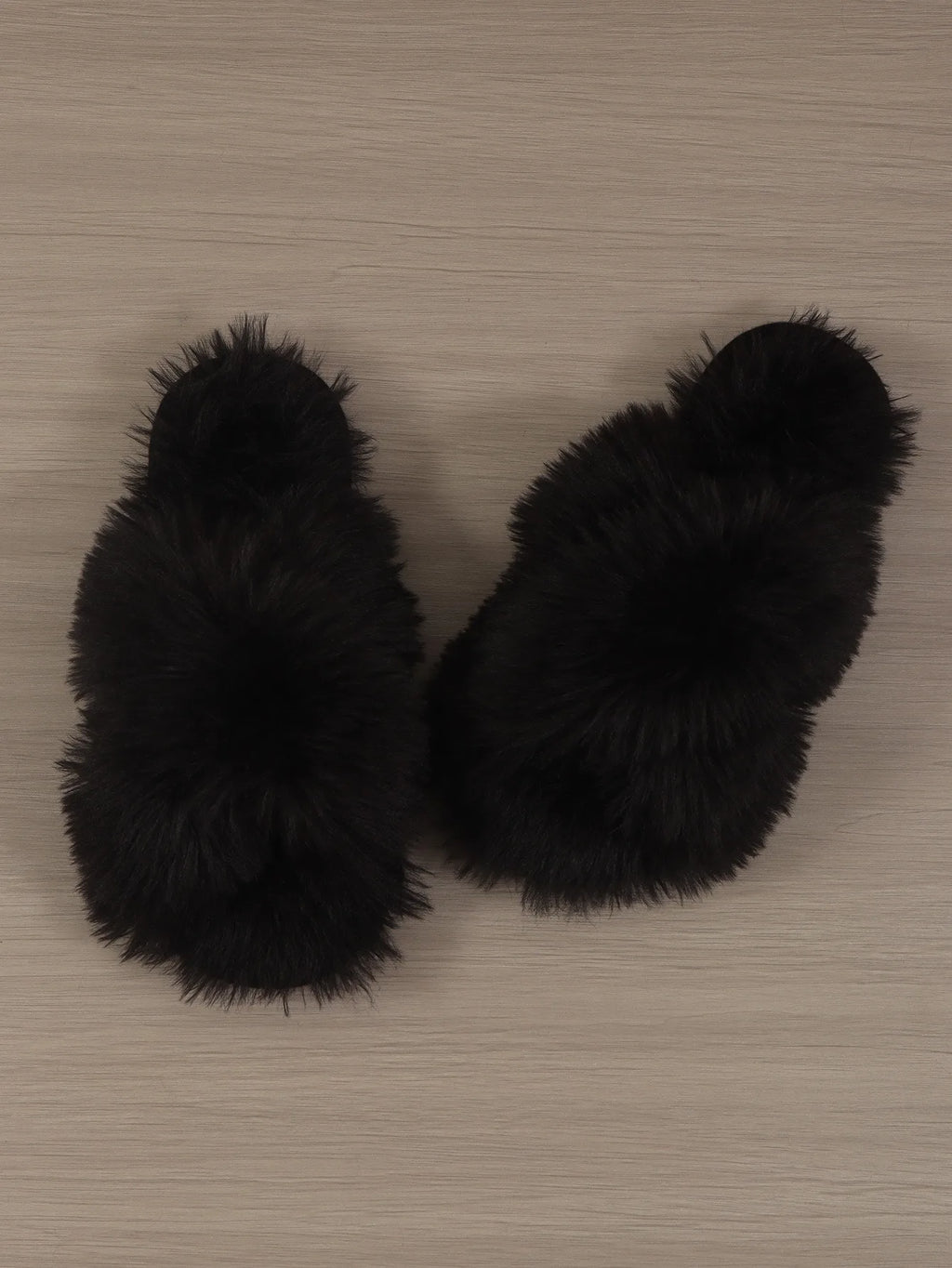 Pantoufles Femme Peluche Douce – Design Croisé -Plusieurs coloris