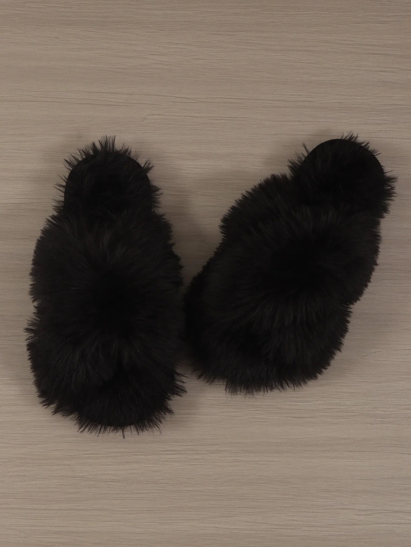 Pantoufles Femme Peluche Douce – Design Croisé -Plusieurs coloris